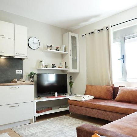 Luka'S Apartment Sarande Ngoại thất bức ảnh